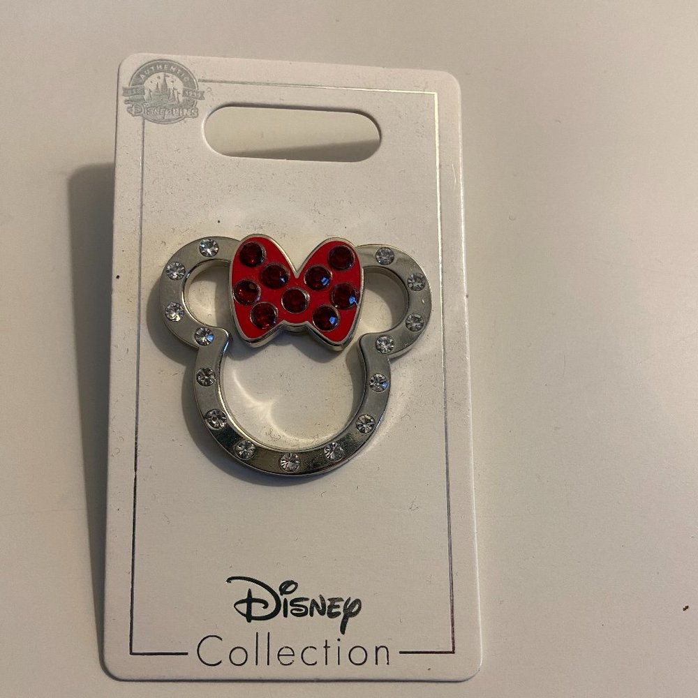Minnie Mouse pin